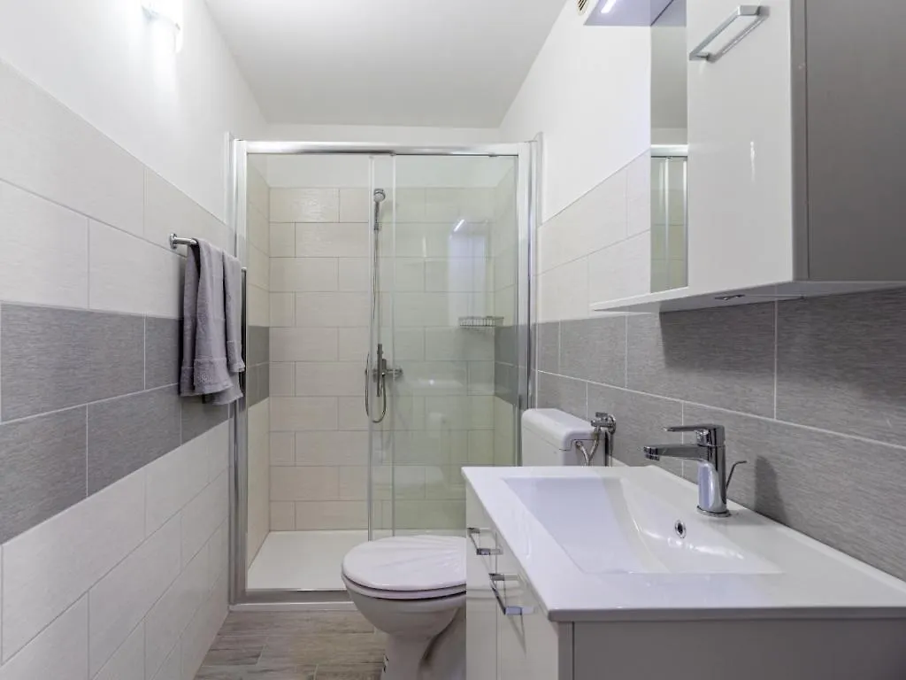 Merag Sunrise Apartment Cres